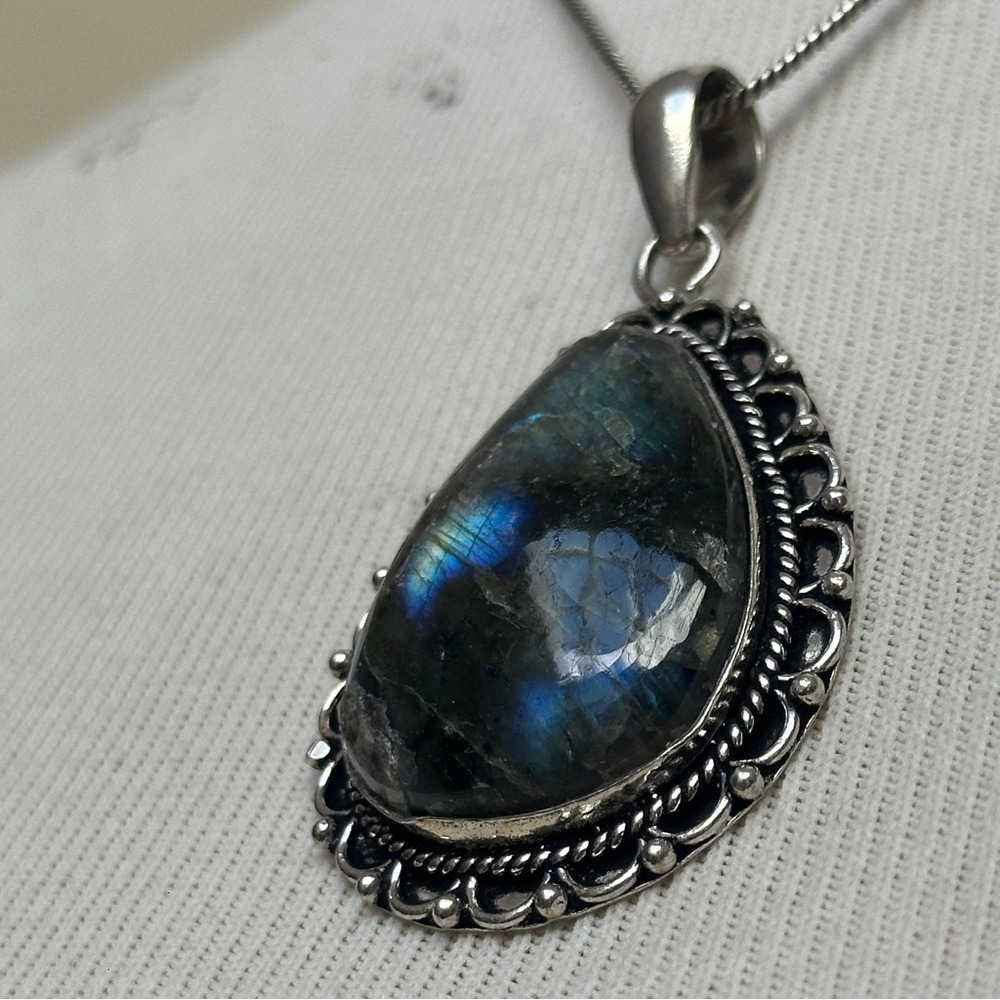 Teardrop Shape Labradorite Pendant - Unique Blue Flash - Picture 5 of 9